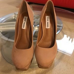 Nude suede Steve Madden platform pump shoes